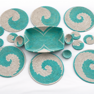Handcrafted woven tableware sets
